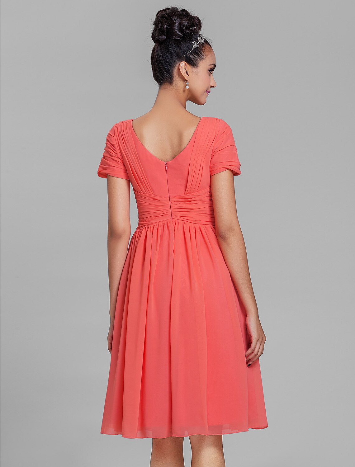 Wholesale Sheath / Column Bridesmaid Dress V Neck Short Sleeve Vintage Inspired Knee Length Chiffon with Ruched / Draping